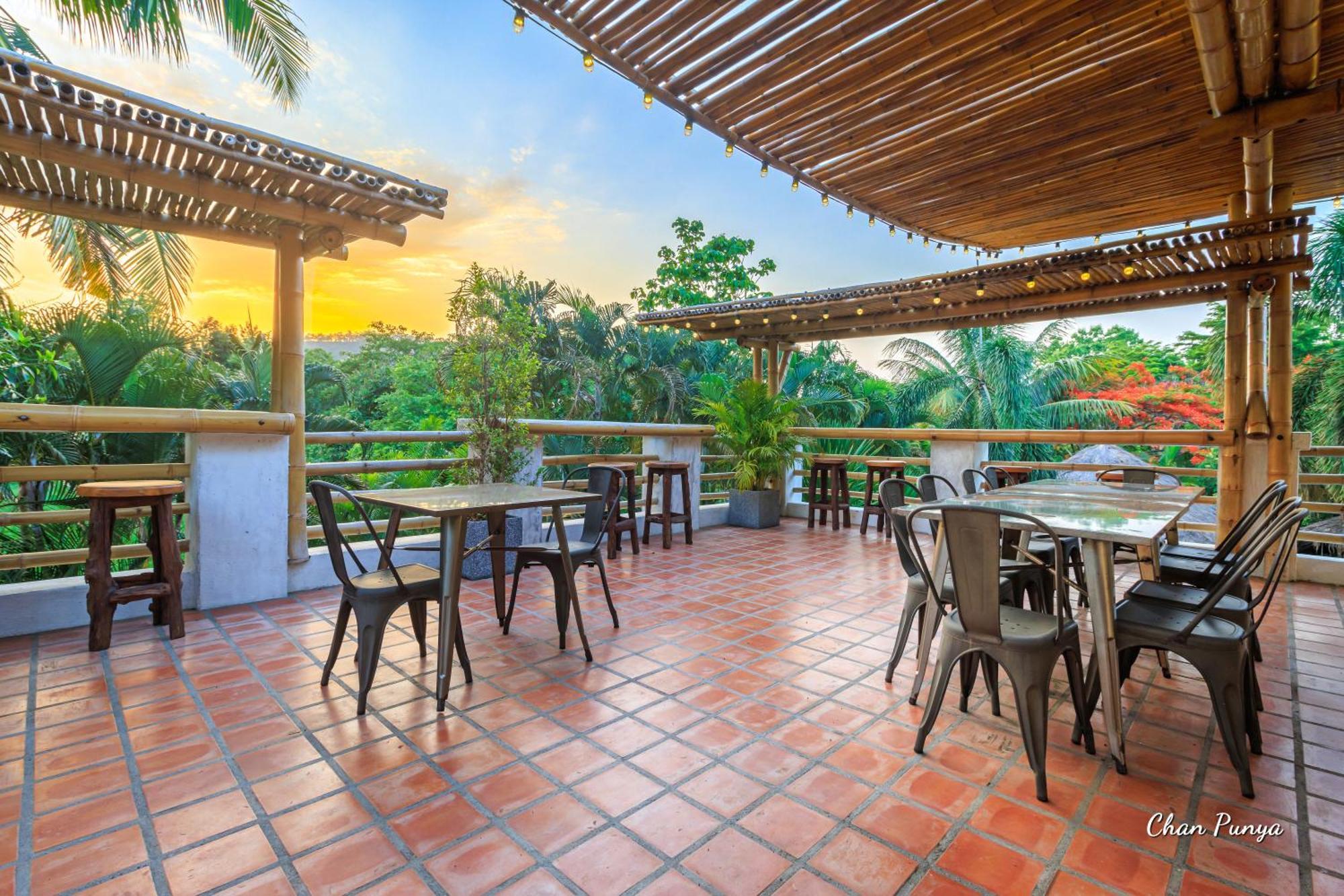 Baanpong Lodge San Kamphaeng Exteriér fotografie