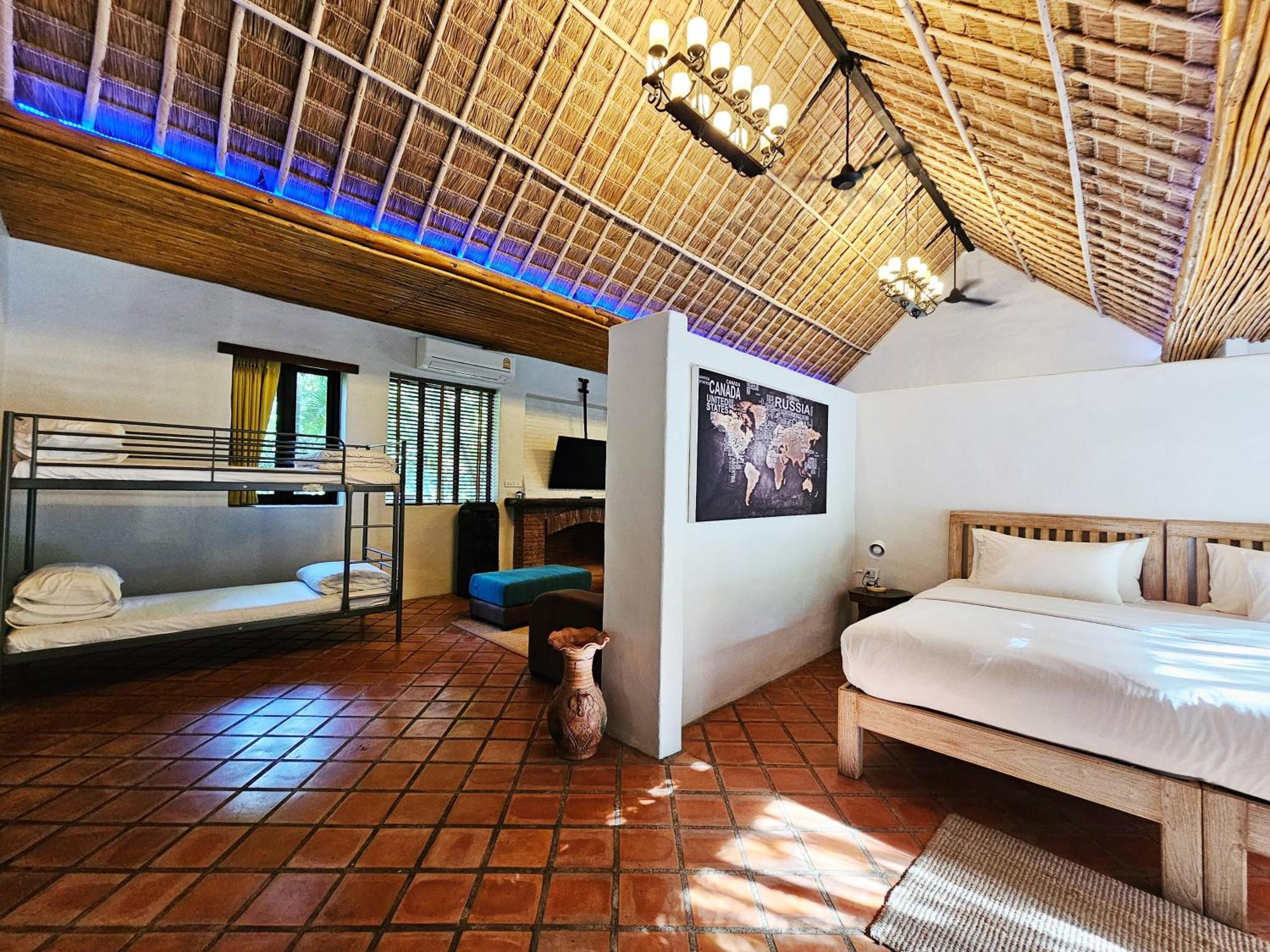 Baanpong Lodge San Kamphaeng Exteriér fotografie