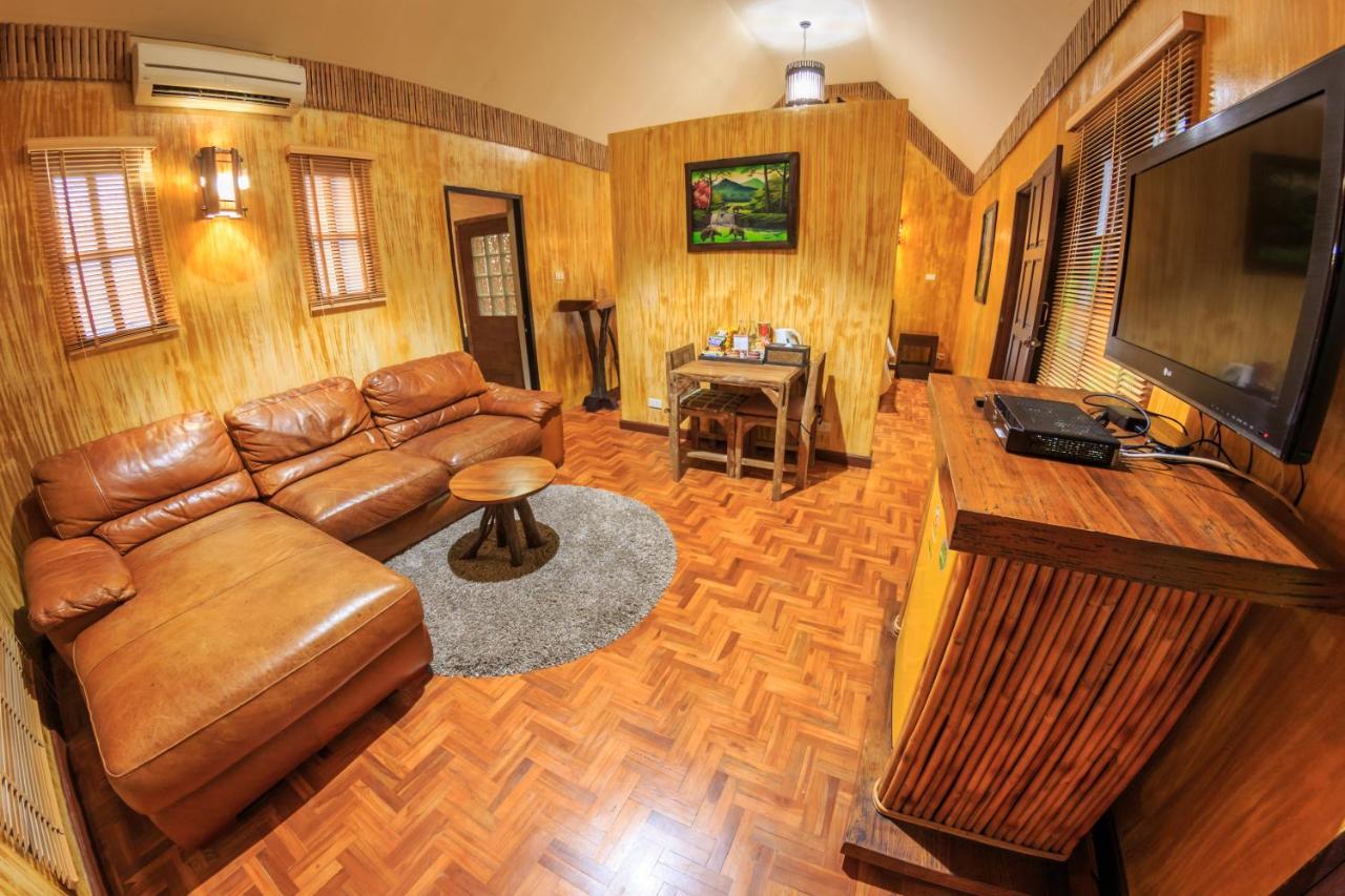 Baanpong Lodge San Kamphaeng Exteriér fotografie